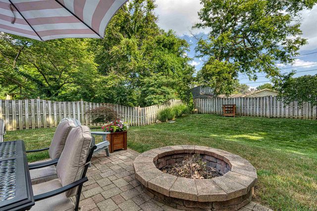 3213 Roselawn Drive, Evansville, IN 47711