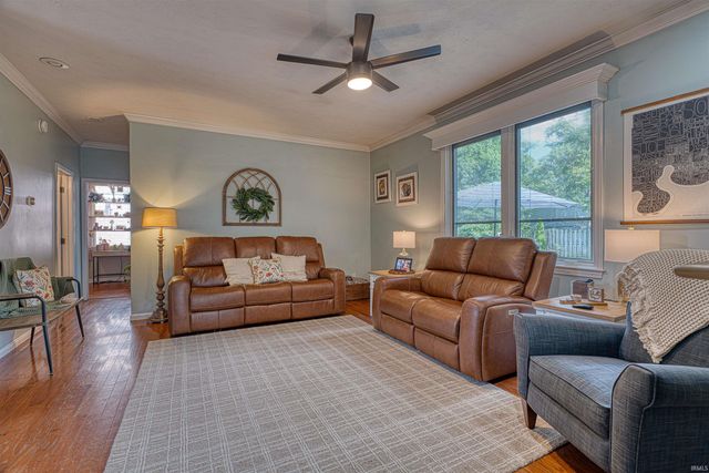 3213 Roselawn Drive, Evansville, IN 47711