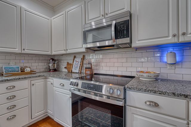 3213 Roselawn Drive, Evansville, IN 47711