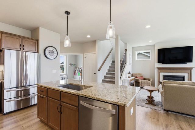 809 S Musket Ridge DRIVE, Sun Prairie, WI 53590