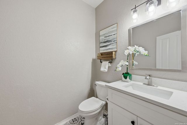 10618 CLOVER CYN, Helotes, TX 78023