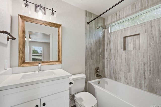 10618 CLOVER CYN, Helotes, TX 78023