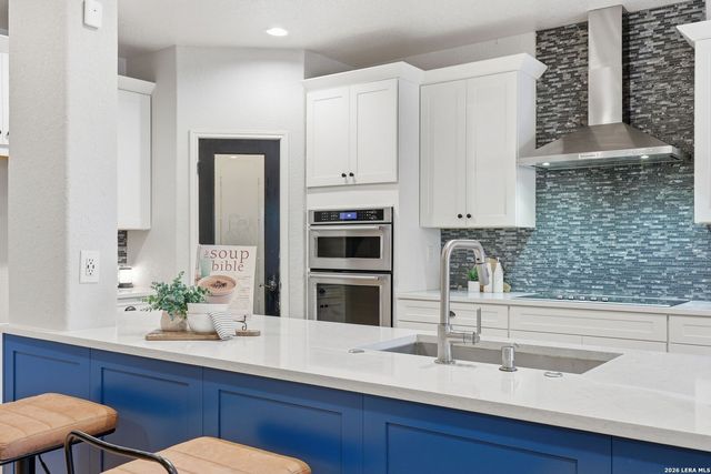 10618 CLOVER CYN, Helotes, TX 78023