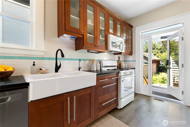 807 27th Avenue, Seattle, WA 98122