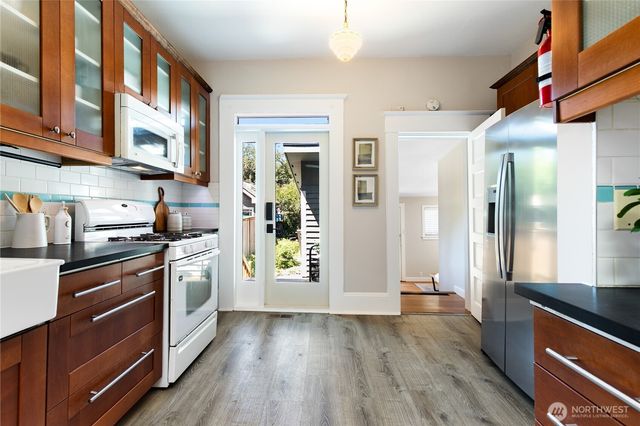 807 27th Avenue, Seattle, WA 98122