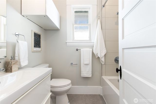 807 27th Avenue, Seattle, WA 98122
