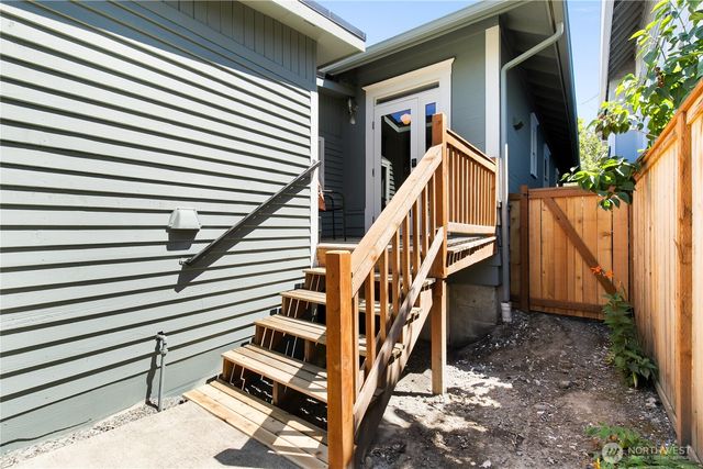 807 27th Avenue, Seattle, WA 98122