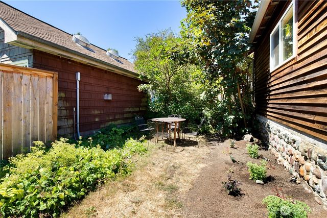 807 27th Avenue, Seattle, WA 98122