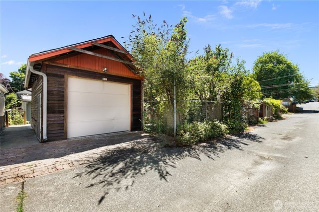 807 27th Avenue, Seattle, WA 98122