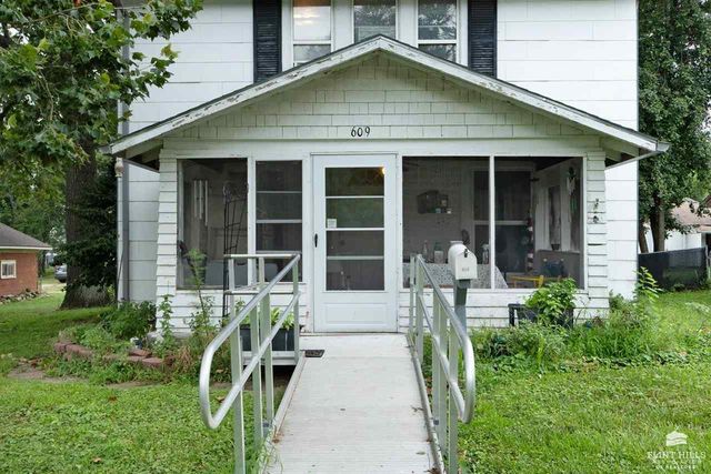 609 Spruce Street, Wamego, KS 66547