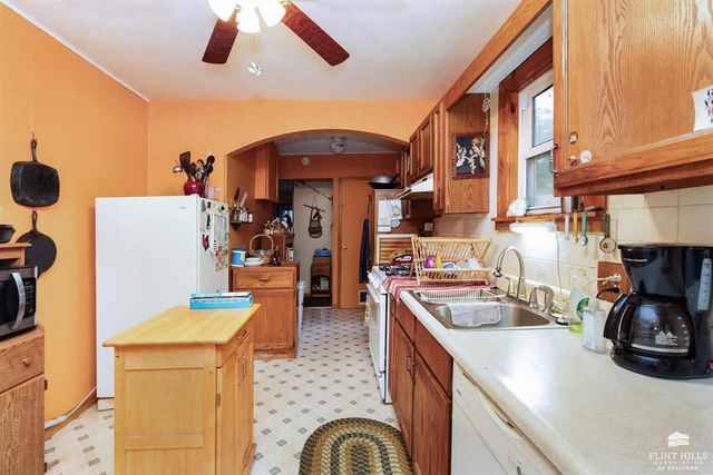 609 Spruce Street, Wamego, KS 66547