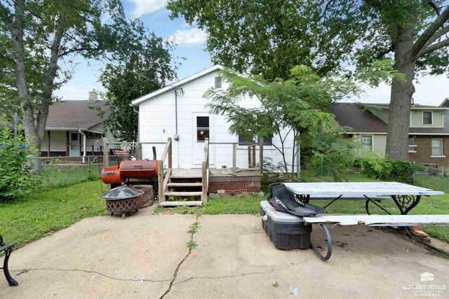 609 Spruce Street, Wamego, KS 66547