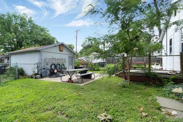 609 Spruce Street, Wamego, KS 66547