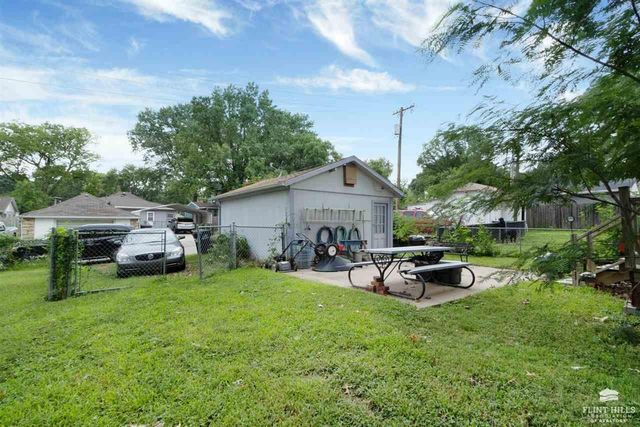 609 Spruce Street, Wamego, KS 66547