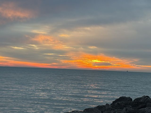 6325 N Sheridan Road 1906, Chicago, IL 60660