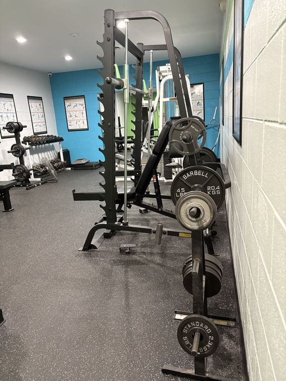 Image 16 of property listing at 6325 N Sheridan Road 1906, Chicago, IL 60660