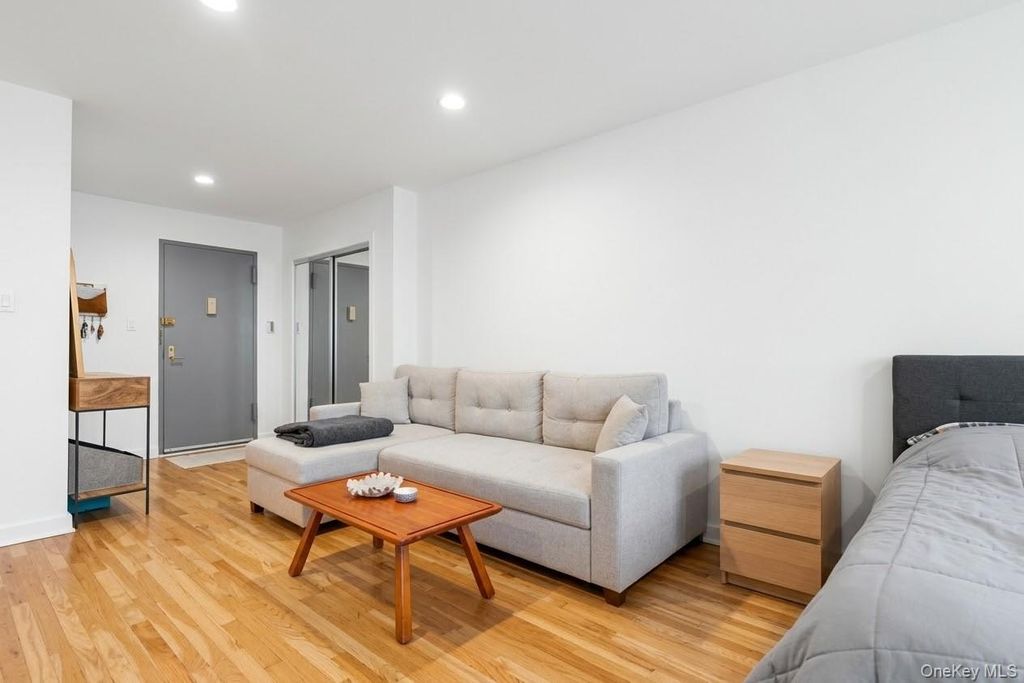 140 Seventh Avenue 4-S, New York (manhattan), NY 10011 — exterior