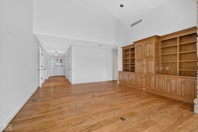8002 Dean Road, Indianapolis, IN 46240