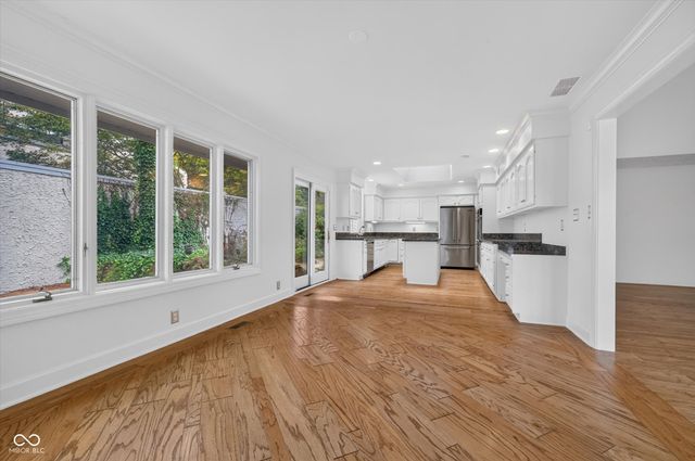 8002 Dean Road, Indianapolis, IN 46240