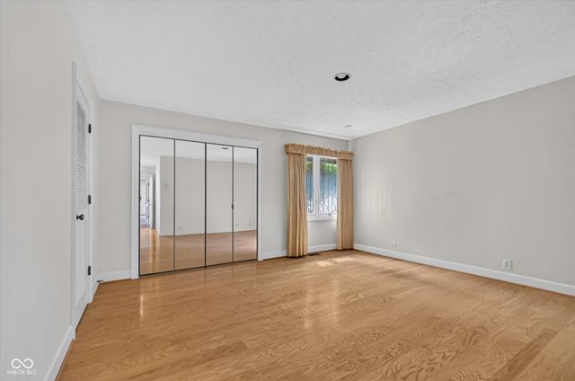 8002 Dean Road, Indianapolis, IN 46240