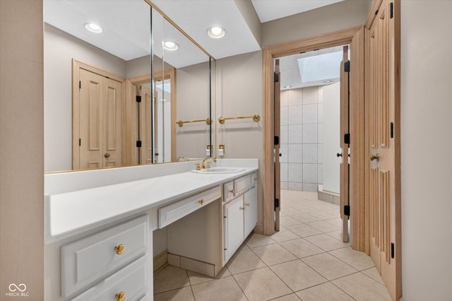 8002 Dean Road, Indianapolis, IN 46240