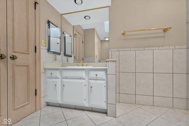 8002 Dean Road, Indianapolis, IN 46240