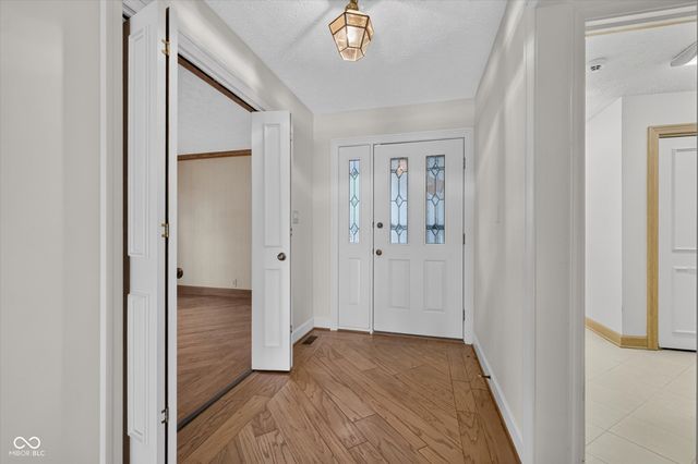 8002 Dean Road, Indianapolis, IN 46240
