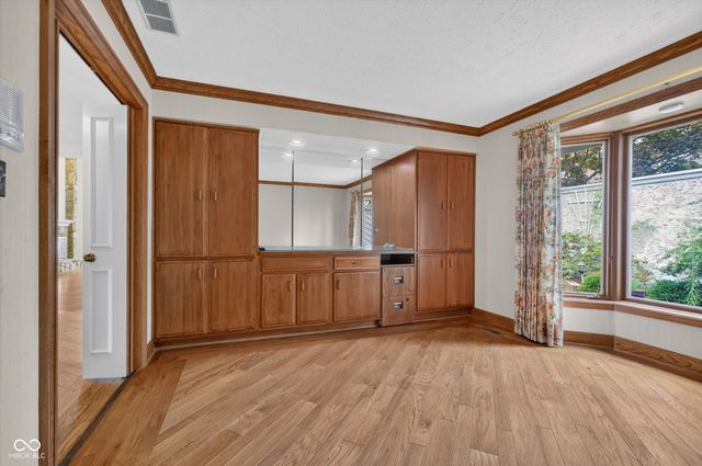 8002 Dean Road, Indianapolis, IN 46240