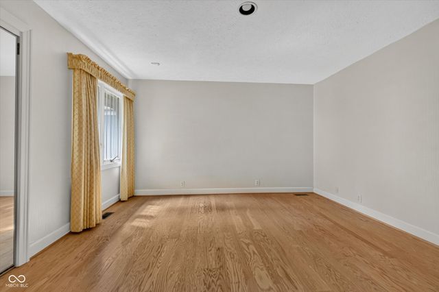 8002 Dean Road, Indianapolis, IN 46240