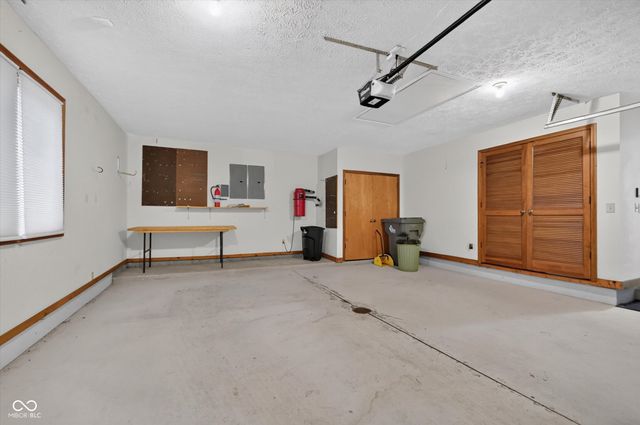 8002 Dean Road, Indianapolis, IN 46240