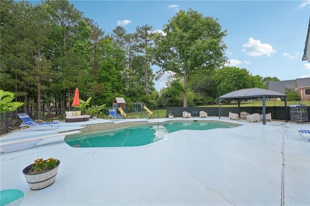 378 Clyde Court, Mcdonough, GA 30252