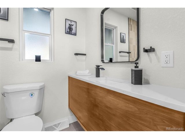 1115 S Harlan St, Lakewood, CO 80232