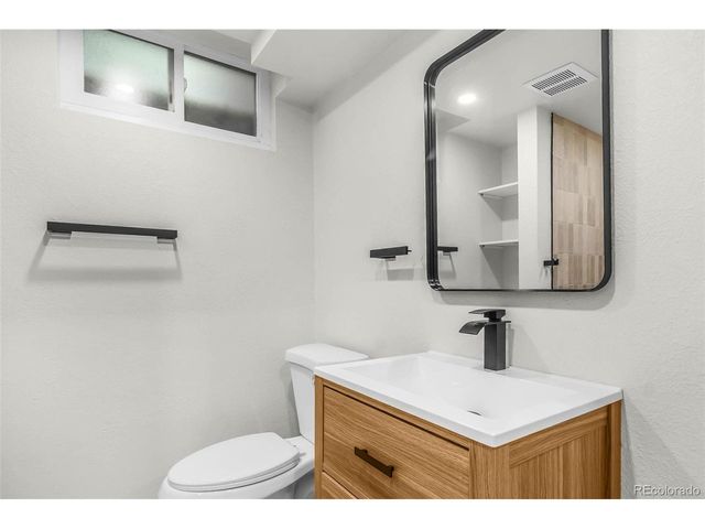 1115 S Harlan St, Lakewood, CO 80232