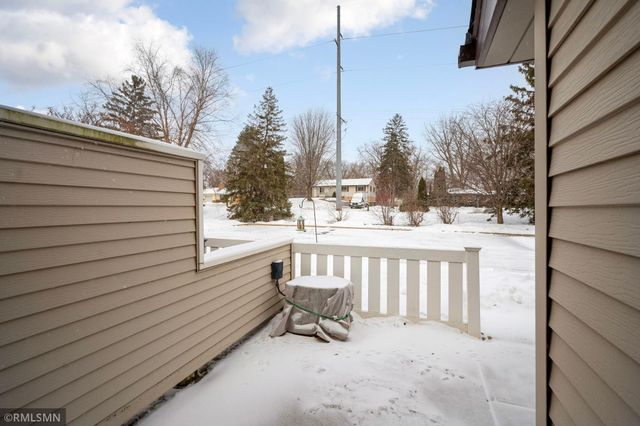 4075 Wilshire Circle, Shoreview, MN 55126