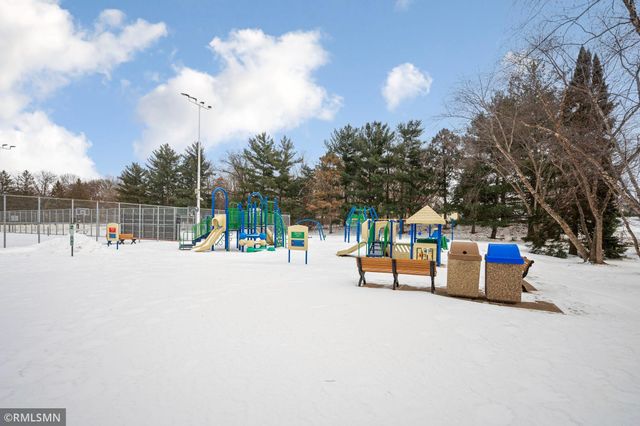 4075 Wilshire Circle, Shoreview, MN 55126