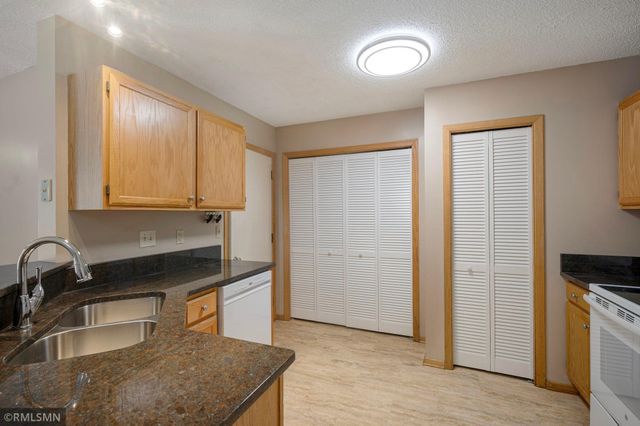 4075 Wilshire Circle, Shoreview, MN 55126