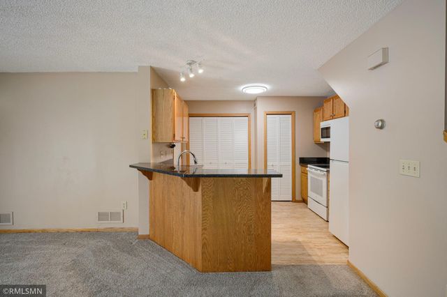 4075 Wilshire Circle, Shoreview, MN 55126