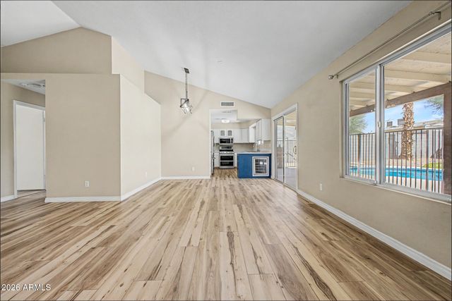 20615 N 4TH Avenue, Phoenix, AZ 85027