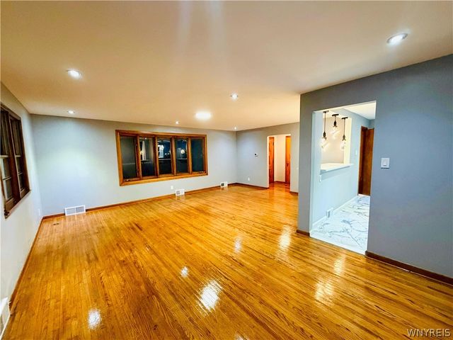 2791 N Forest Road, Amherst, NY 14068
