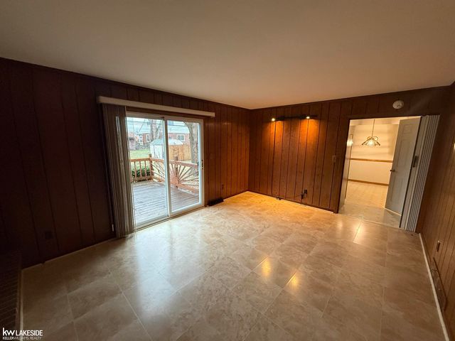 13298 Kozak Street, Sterling Heights, MI 48312