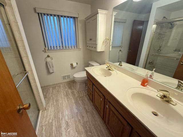 13298 Kozak Street, Sterling Heights, MI 48312