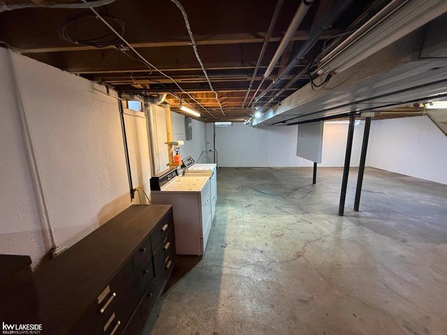 13298 Kozak Street, Sterling Heights, MI 48312