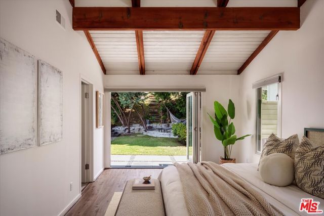 5513 Tuxedo Terrace, Los Angeles, CA 90068