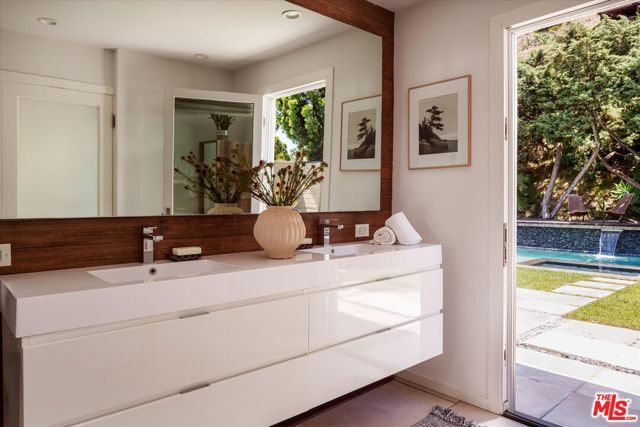5513 Tuxedo Terrace, Los Angeles, CA 90068