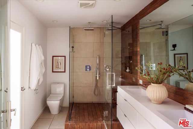 5513 Tuxedo Terrace, Los Angeles, CA 90068
