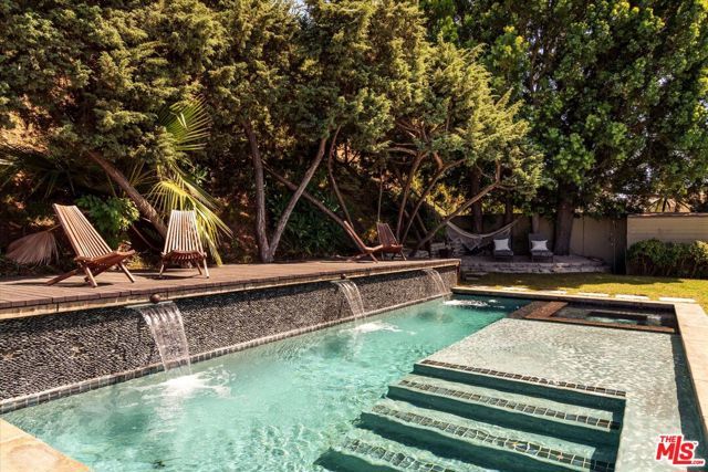 5513 Tuxedo Terrace, Los Angeles, CA 90068