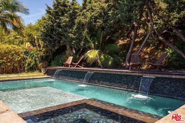 5513 Tuxedo Terrace, Los Angeles, CA 90068