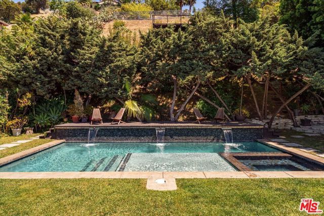 5513 Tuxedo Terrace, Los Angeles, CA 90068