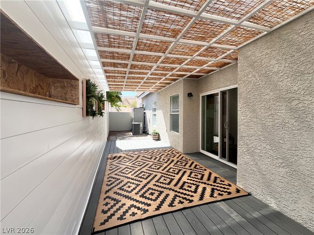 68 Magical Mystery Lane, Henderson, NV 89074