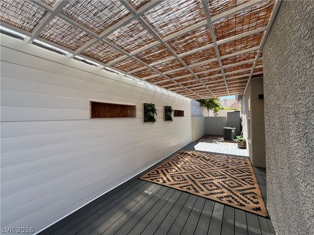 68 Magical Mystery Lane, Henderson, NV 89074